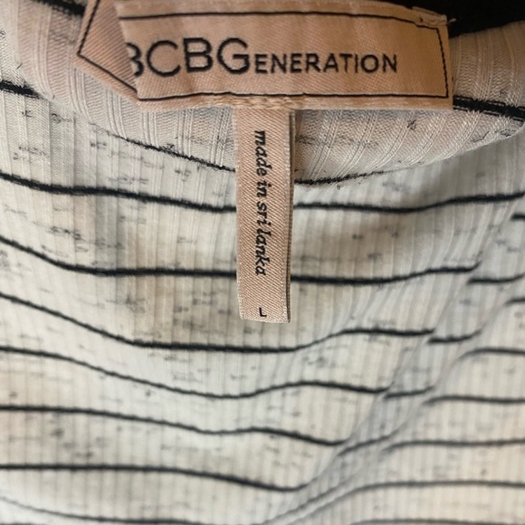BCBG striped crop top with ruffle detail - Picture 7 of 7